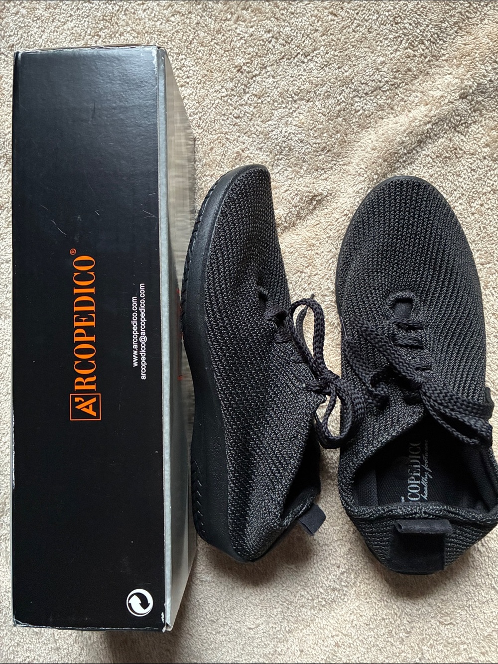 Arcopedico  NIB 38/7 Black Knit Lace-Up Sneakers